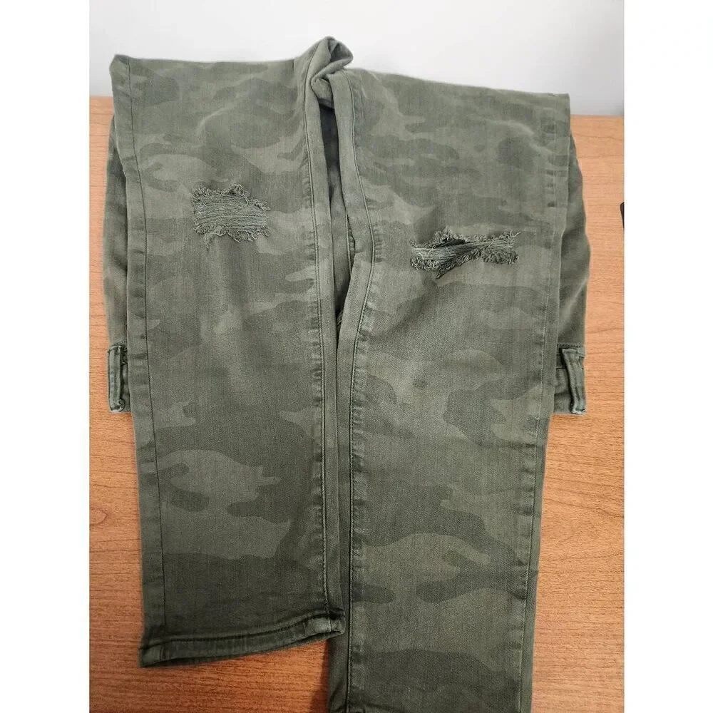 American Eagle Army Green next level stretch size 16 jeans
